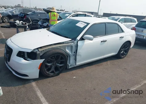 2021 Chrysler 300 300S z USA, uszkodzony, nr VIN 2C3CCABG9MH520238